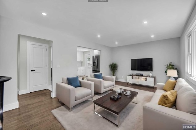 284 Lincoln Blvd, Emerson, NJ 07630