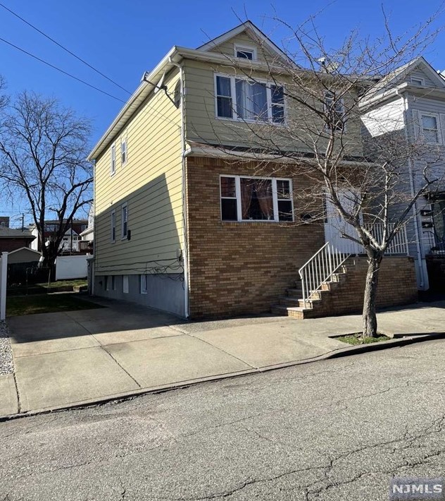 143 Westervelt Pl, Lodi, NJ 07644-1007