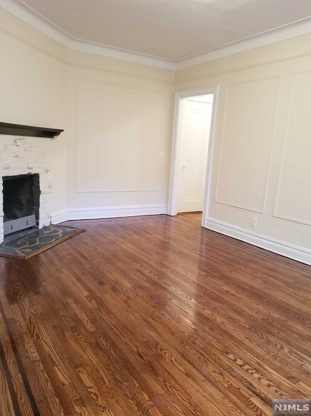 30 W Harriet Ave #14w, Palisades Park, NJ 07650