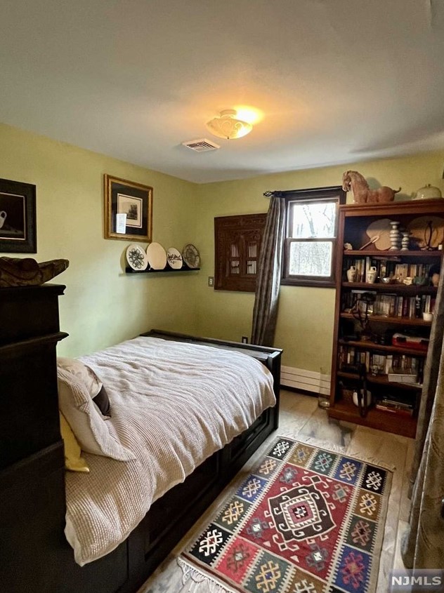 699 Eastern Ct, Ridgewood NJ 07450 exterior