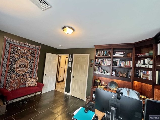 699 Eastern Ct, Ridgewood NJ 07450 exterior