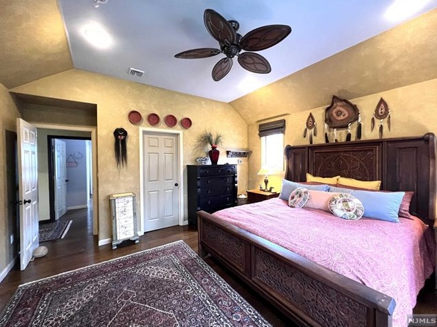 699 Eastern Ct, Ridgewood NJ 07450 exterior