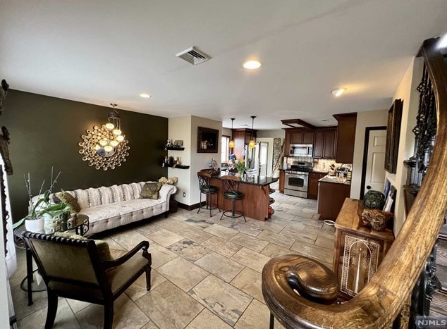 699 Eastern Ct, Ridgewood NJ 07450 exterior