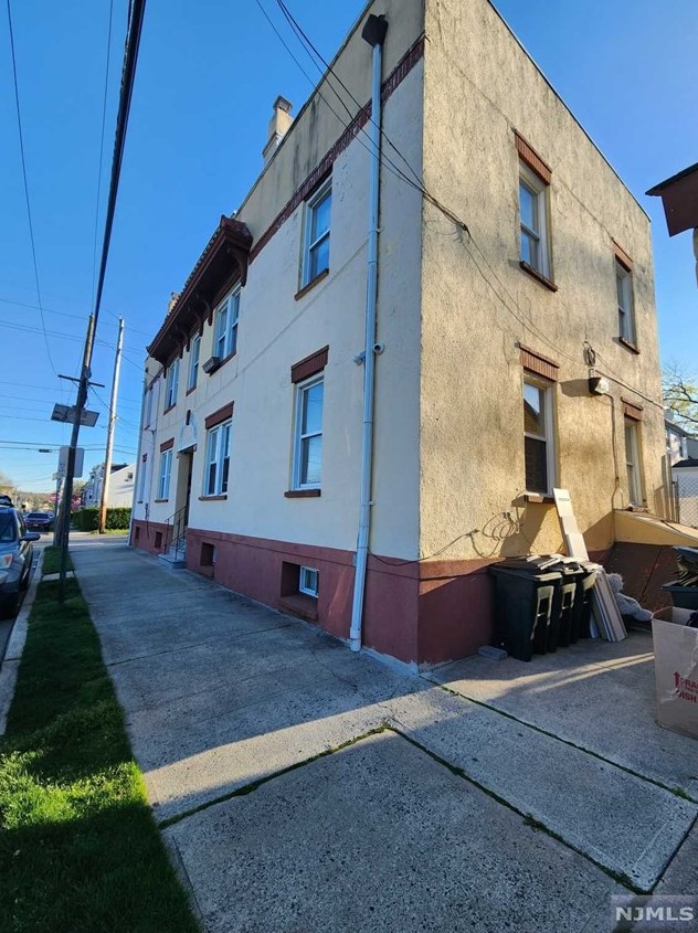 401 Morrissee Ave, Paterson, NJ 07508