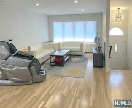 18 Short St, West Fort Lee, NJ 07024