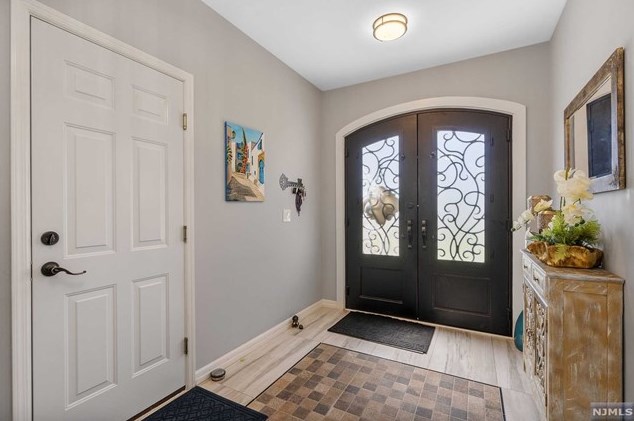 568 Thurnau Dr, Westwood, NJ 07675