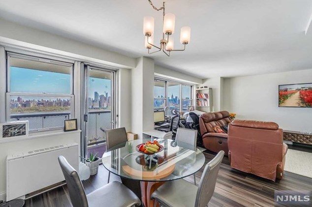 6600 Blvd E #10l, West New York, NJ 07093