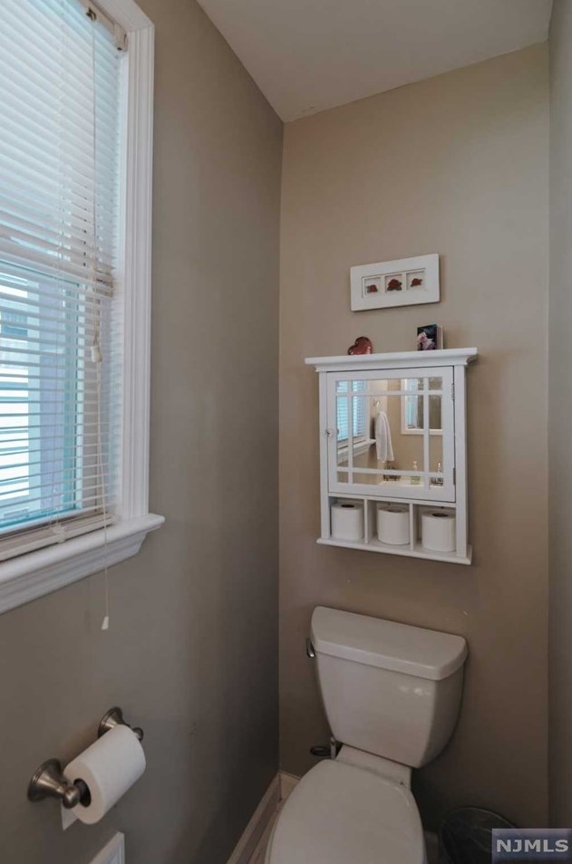 1 Garfield Pl, South Hackensack NJ  07606-1955 exterior