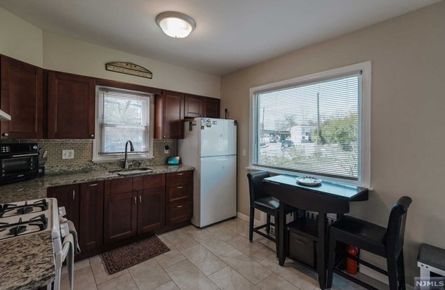 1 Garfield Pl, South Hackensack NJ  07606-1955 exterior