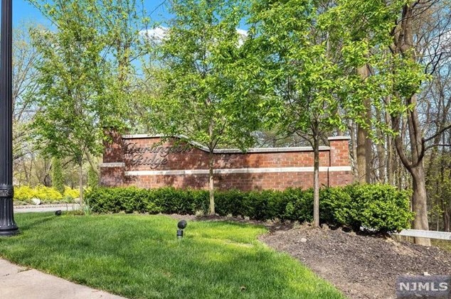 1133 Sycamore Ln, Mahwah, NJ 07430-2344