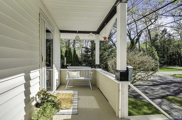 36 Hazelwood Ave, Hillsdale, NJ 07642-2637