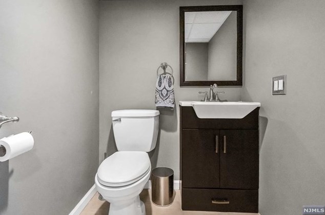 90 Union Ave, Rutherford NJ 07070-1539 exterior