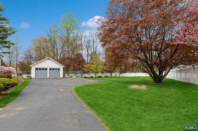 180 Island Rd, Mahwah, NJ 07430-1729