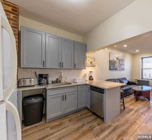 360 Webster Ave #2, Jersey City, NJ 07307