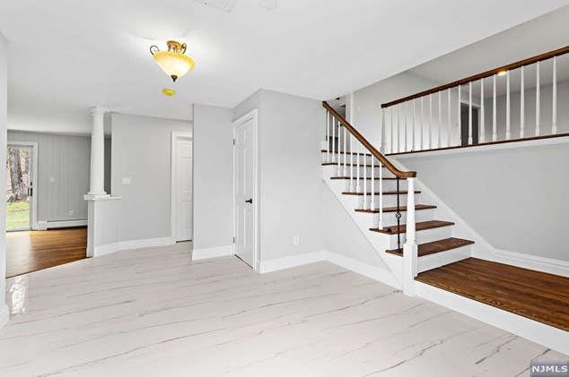 247 Creole Ln, Franklin Lakes, NJ 07417