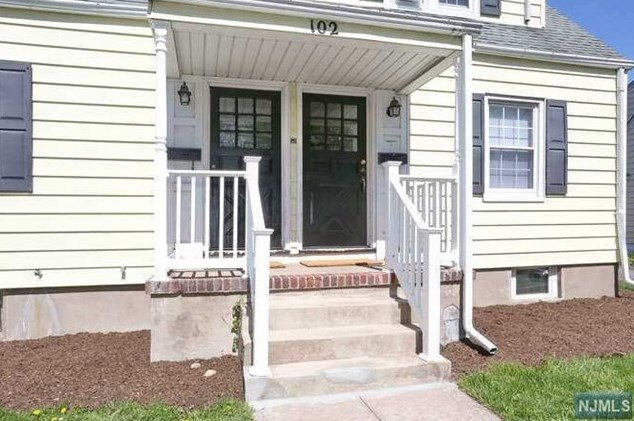 102 Paterson Ave, Midland Pk, NJ 07432-1823