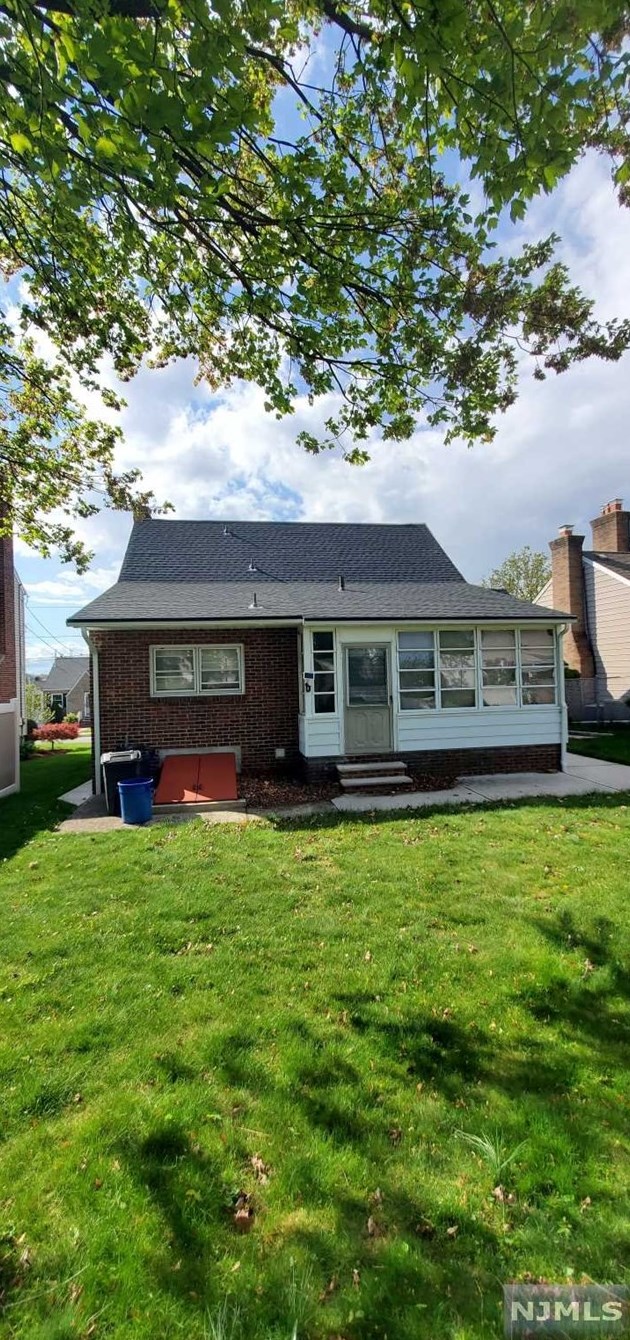 10 8th St, North Arlington, NJ 07031-4713