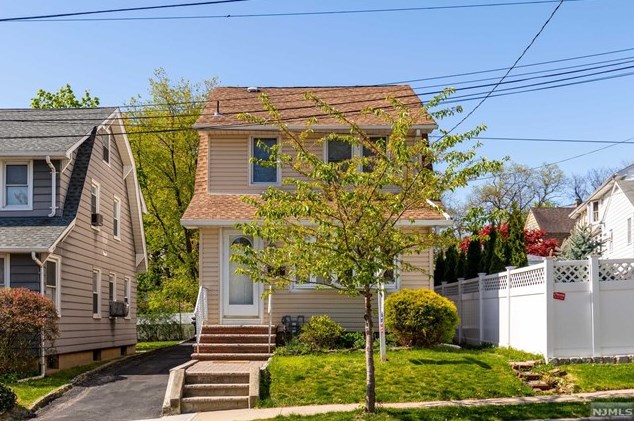 12 Nevins St, Rutherford, NJ 07070-2819