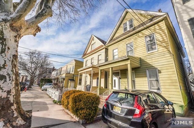 214 Dodd St, Union City NJ  07086-5618 exterior
