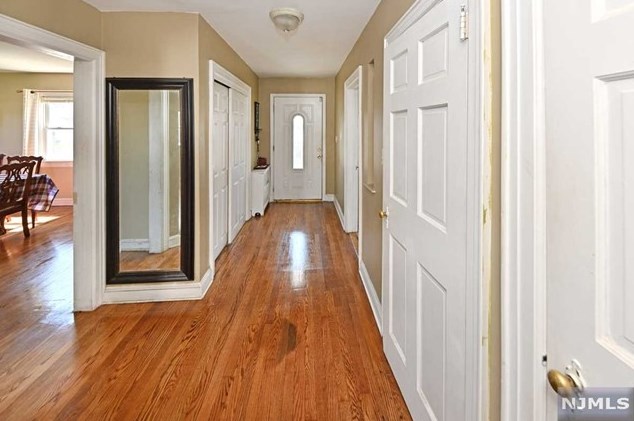 91 Sinniger Pl, Maywood, NJ 07607-1950