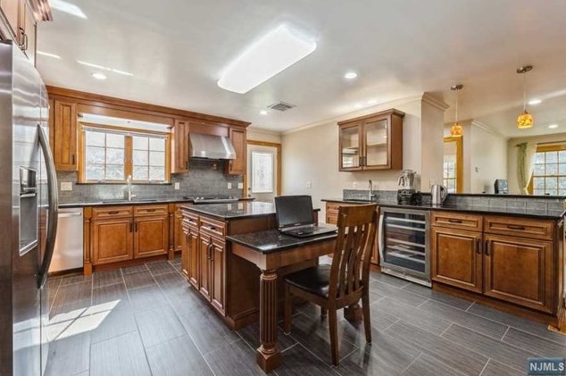 85 Chestnut St, Haworth NJ 07641-1906 exterior