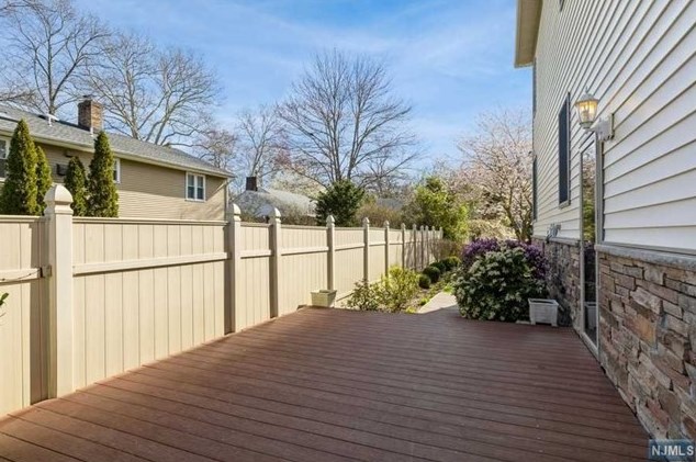 85 Chestnut St, Haworth NJ 07641-1906 exterior