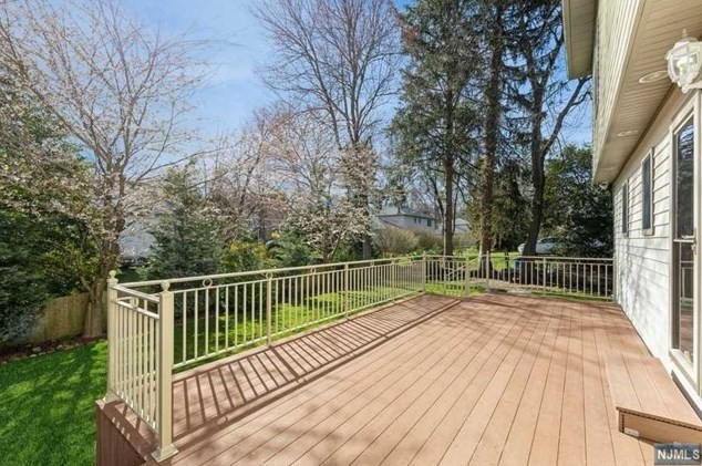 85 Chestnut St, Haworth NJ 07641-1906 exterior