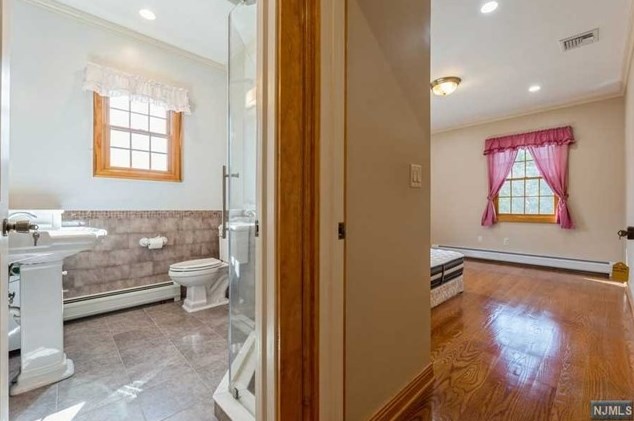 85 Chestnut St, Haworth NJ 07641-1906 exterior