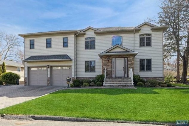 85 Chestnut St, Haworth NJ 07641-1906 exterior