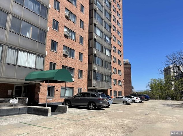 90 Prospect Ave #6c, Hackensack, NJ 07601
