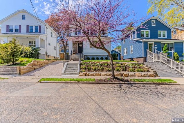 58 Windsor Rd, Oradell, NJ 07649-2635