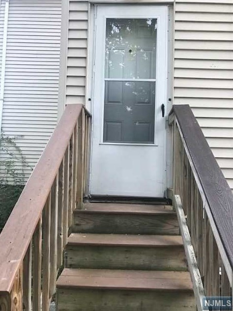 43 Outlook Ave, Paterson NJ  07506-3535 exterior
