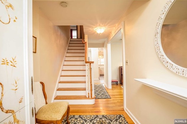 35 Raymond Ave, Rutherford NJ 07070-1133 exterior