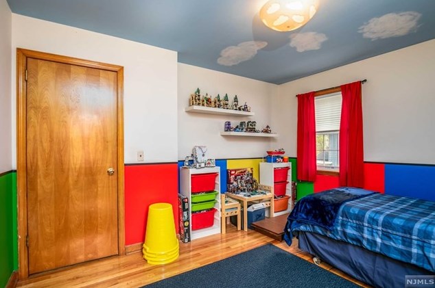 35 Raymond Ave, Rutherford NJ 07070-1133 exterior