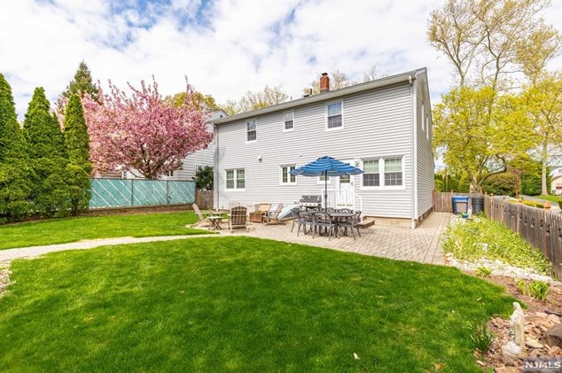 35 Raymond Ave, Rutherford NJ 07070-1133 exterior