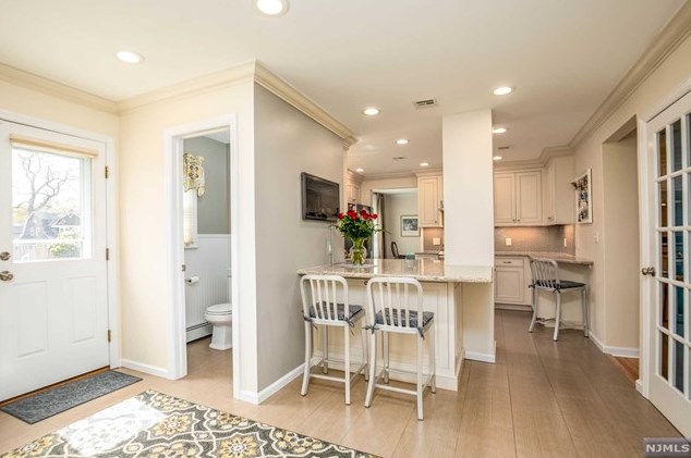 35 Raymond Ave, Rutherford NJ 07070-1133 exterior