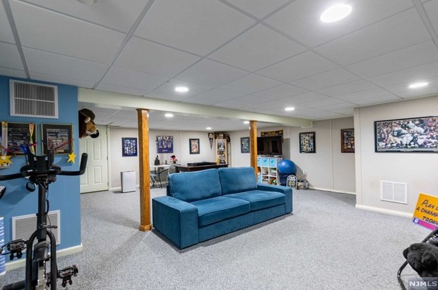 35 Raymond Ave, Rutherford NJ 07070-1133 exterior