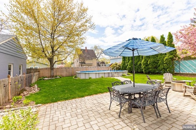 35 Raymond Ave, Rutherford NJ 07070-1133 exterior