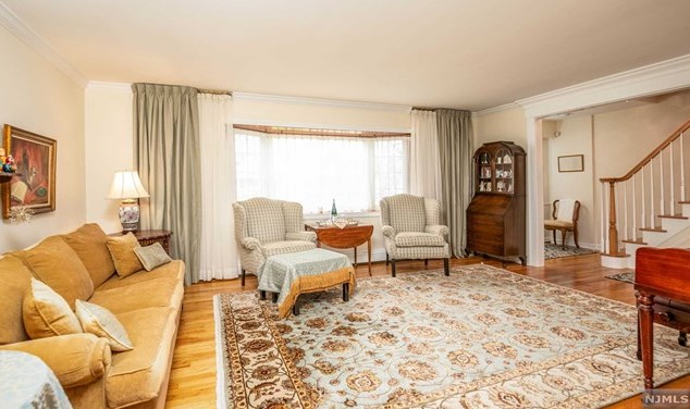 35 Raymond Ave, Rutherford NJ 07070-1133 exterior