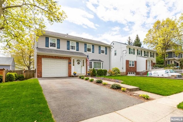 35 Raymond Ave, Rutherford, NJ 07070-1131