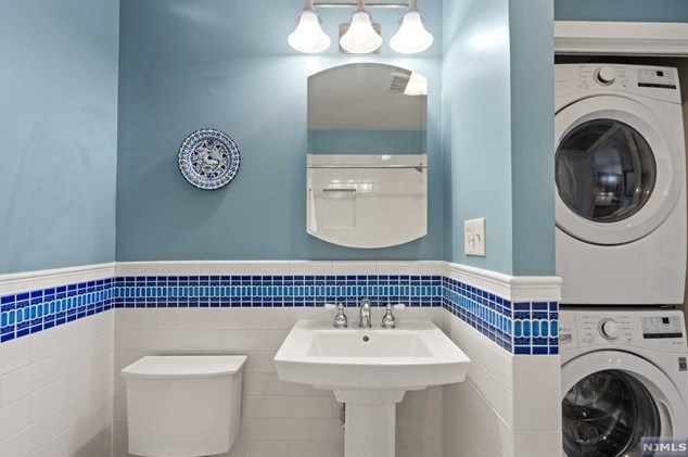599 Sanderling Ct, Secaucus NJ  07094-2221 exterior