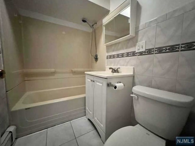 166 Sedore Ave #1, Fairview, NJ 07022