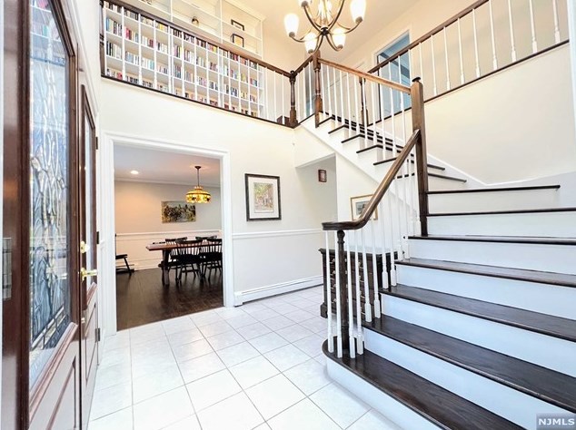 868 Woodfield Rd, Franklin Lakes, NJ 07417