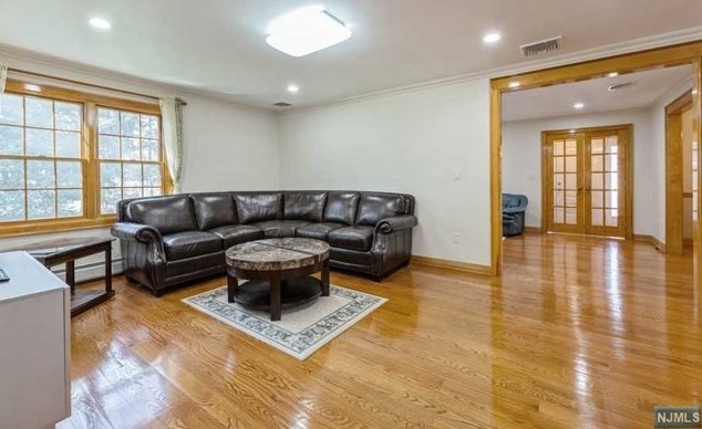 85 Chestnut St, Haworth NJ 07641-1906 exterior