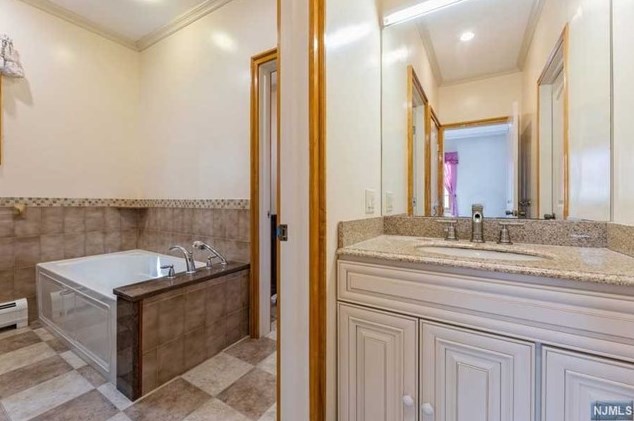 85 Chestnut St, Haworth NJ 07641-1906 exterior