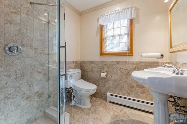 85 Chestnut St, Haworth NJ 07641-1906 exterior