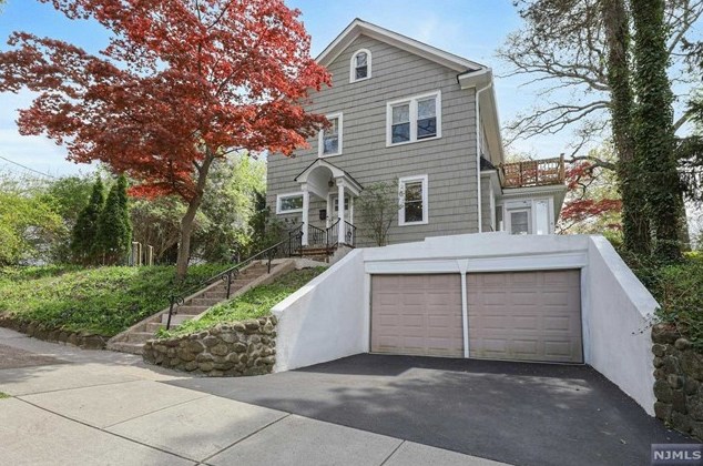 348 Evergreen Pl, Ridgewood, NJ 07450-4515