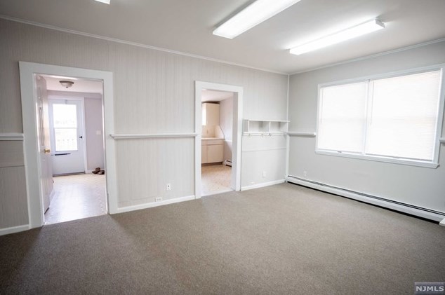 15 Oak St, Norwood, NJ 07648