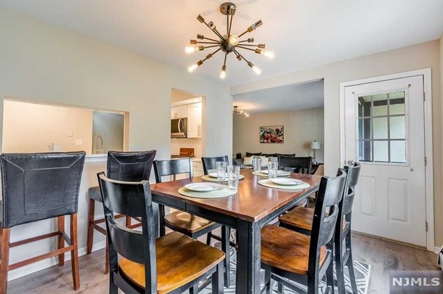 3 Avon Ct, Chatham Township NJ exterior