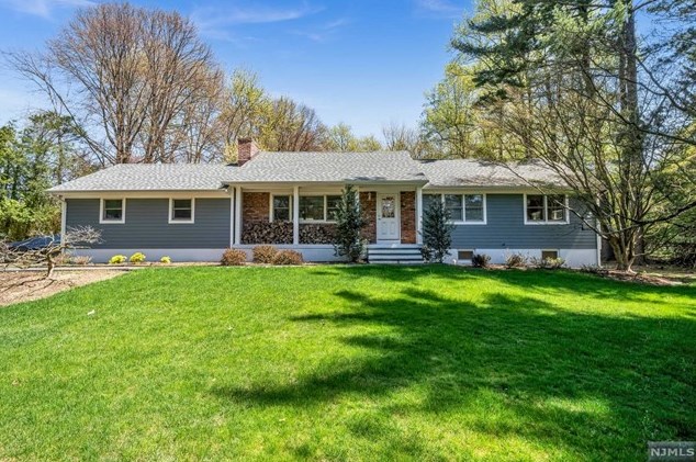 175 Airmont Ave, Mahwah, NJ 07430-1538